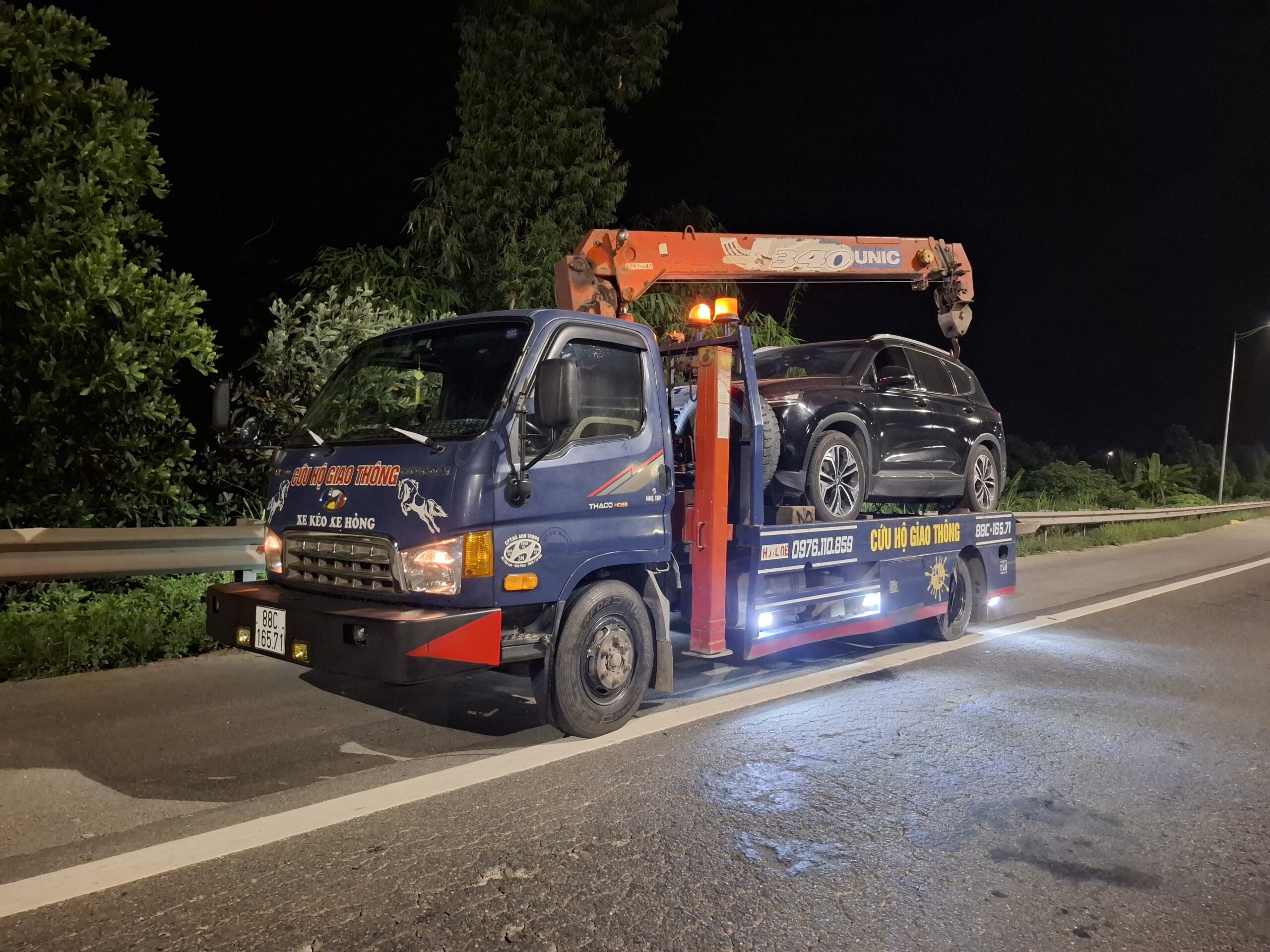 Cứu hộ nhanh chóng chuyên nghiệp hotline 0976110859